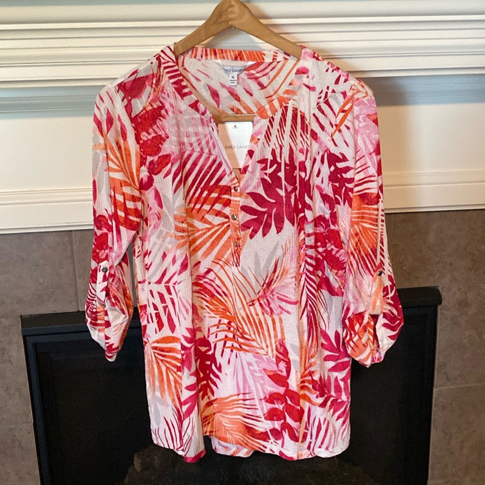Women’s Emily Daniels NEW Bright Colorful Top. XL